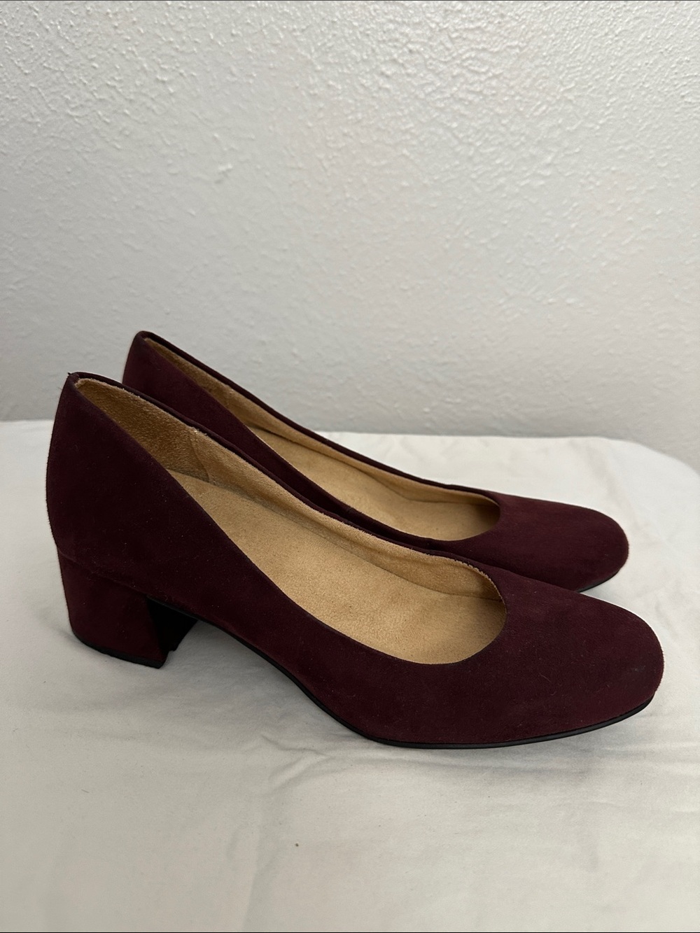 Naturalizer Suede Block Heel Round Toe Shoes